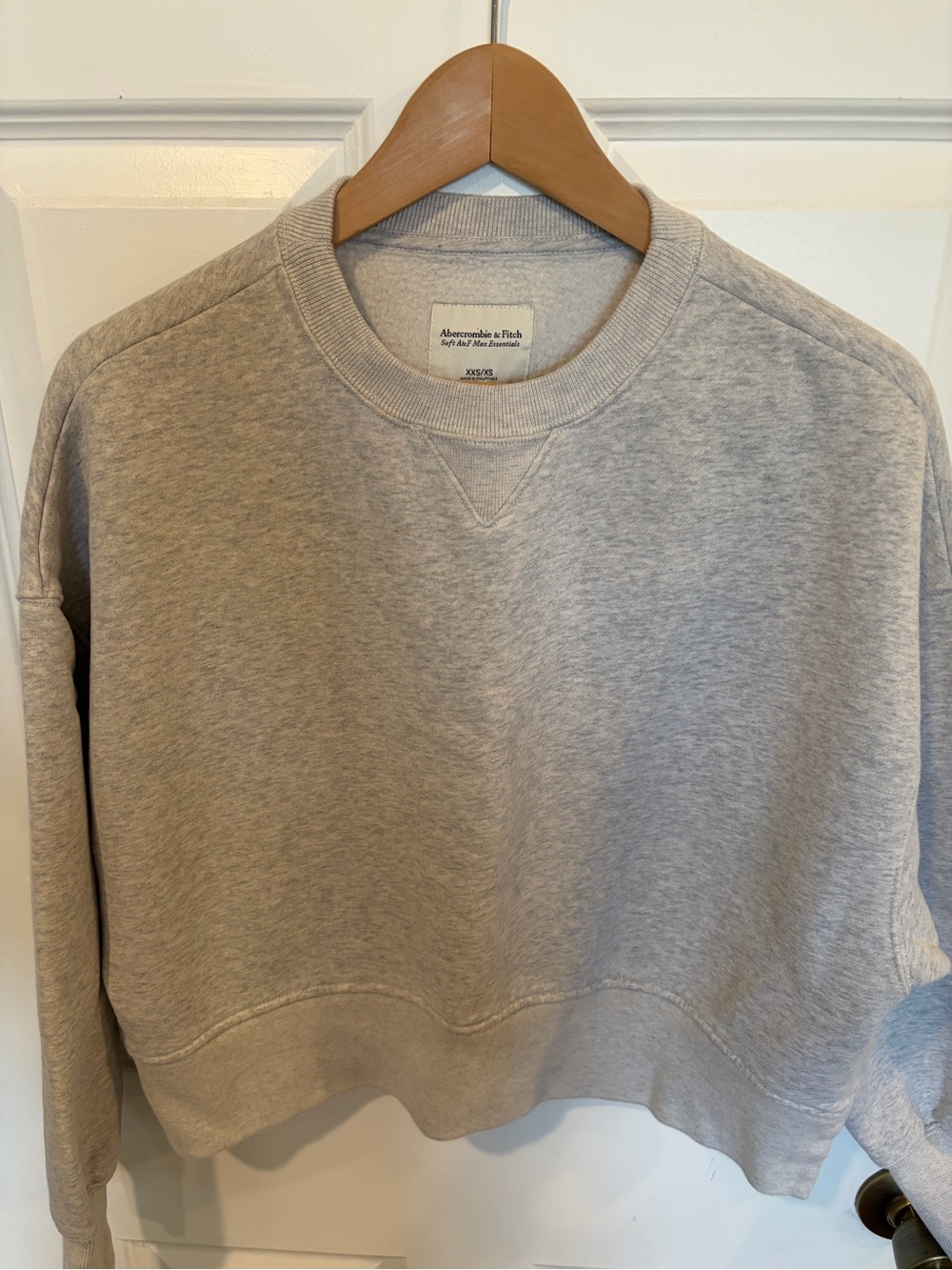 Abercrombie & Fitch Light Heather Gray Women's Crewneck Sweatshirt